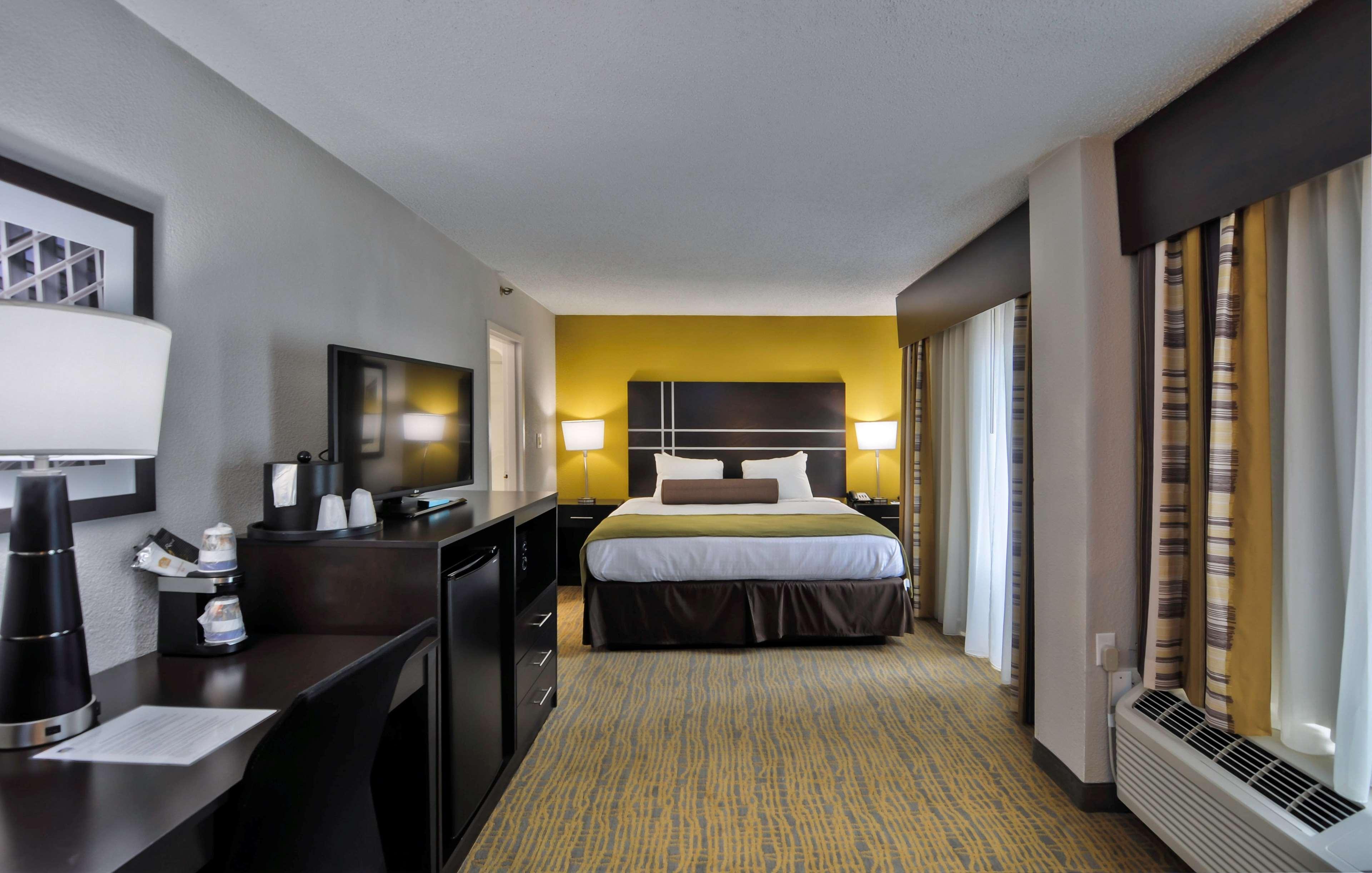 Best Western Plus Hanes Mall Winston-Salem Exterior photo