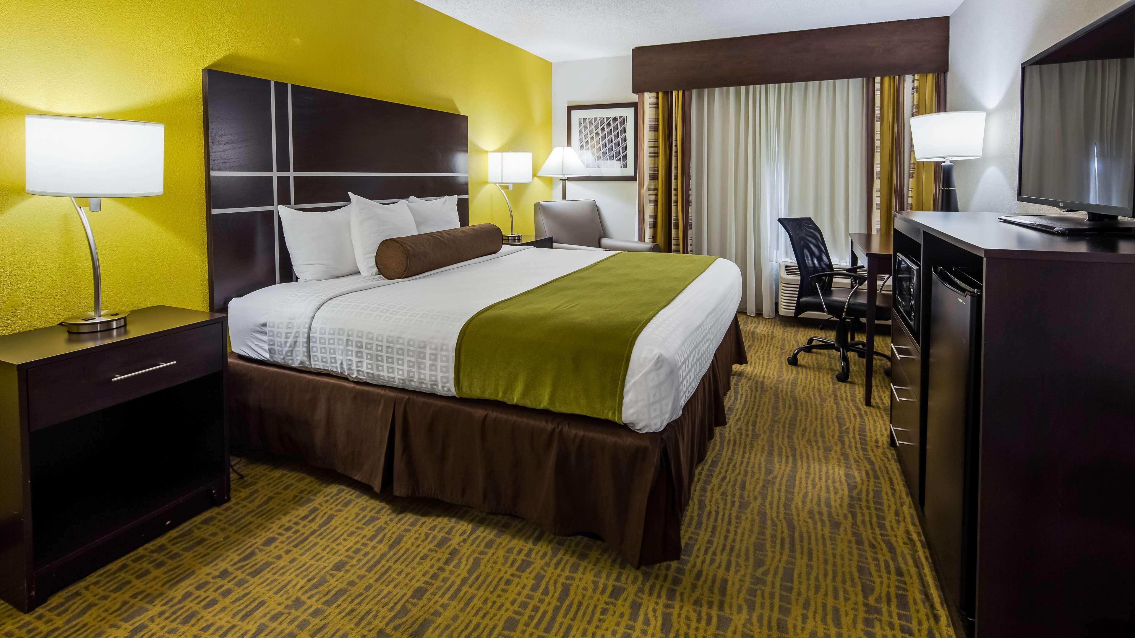 Best Western Plus Hanes Mall Winston-Salem Exterior photo