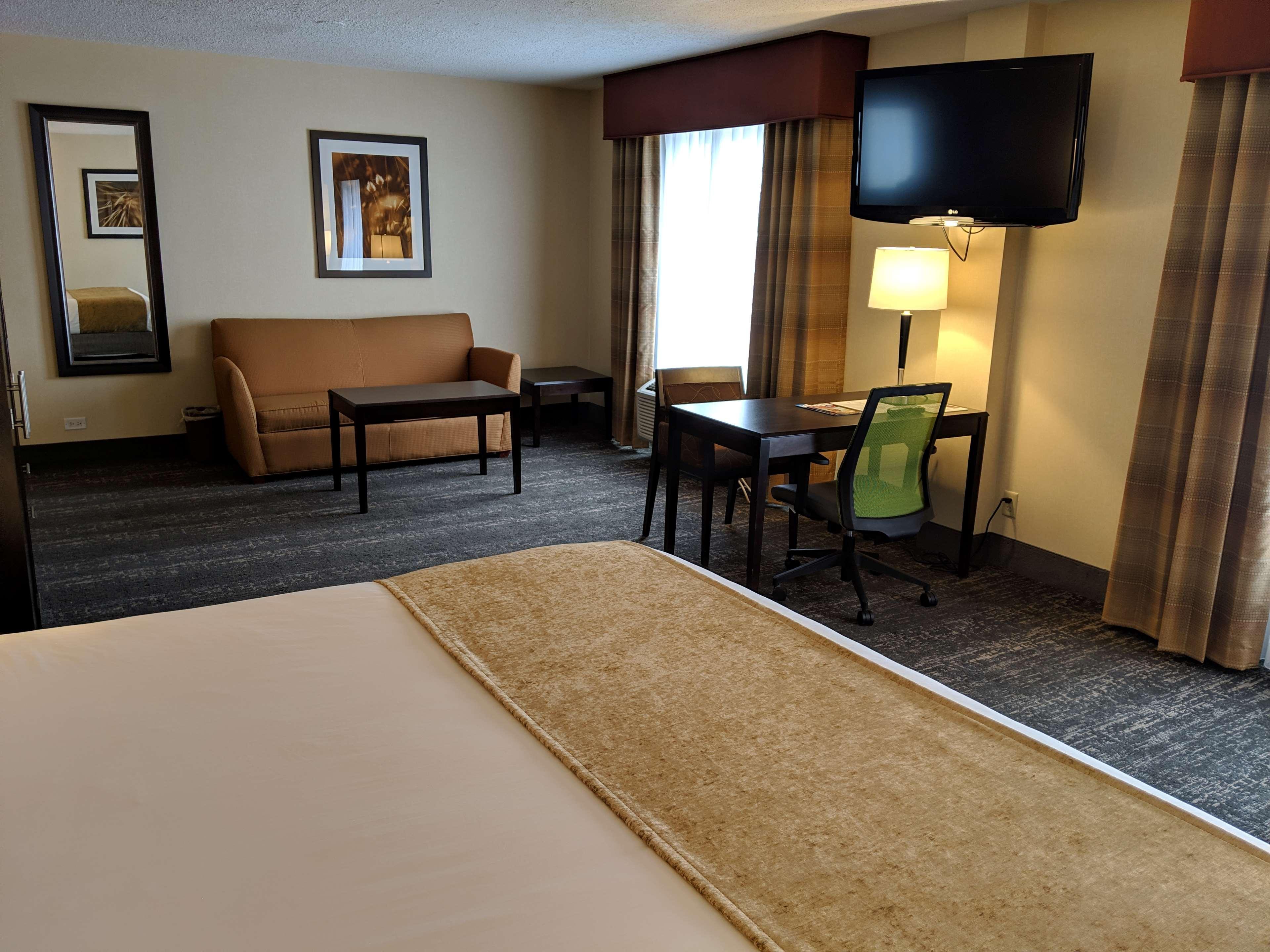 Best Western Plus Hanes Mall Winston-Salem Exterior photo