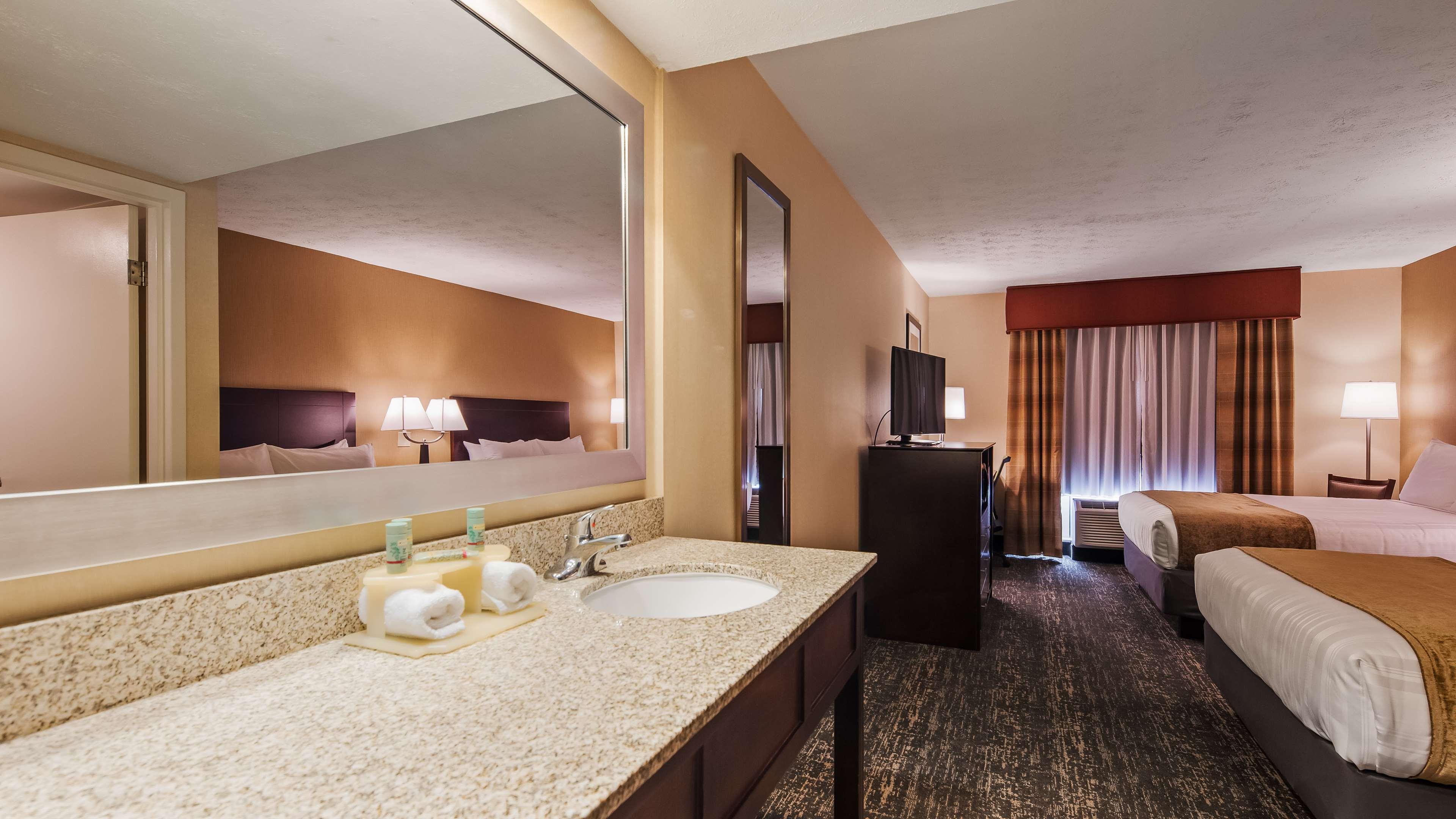Best Western Plus Hanes Mall Winston-Salem Exterior photo
