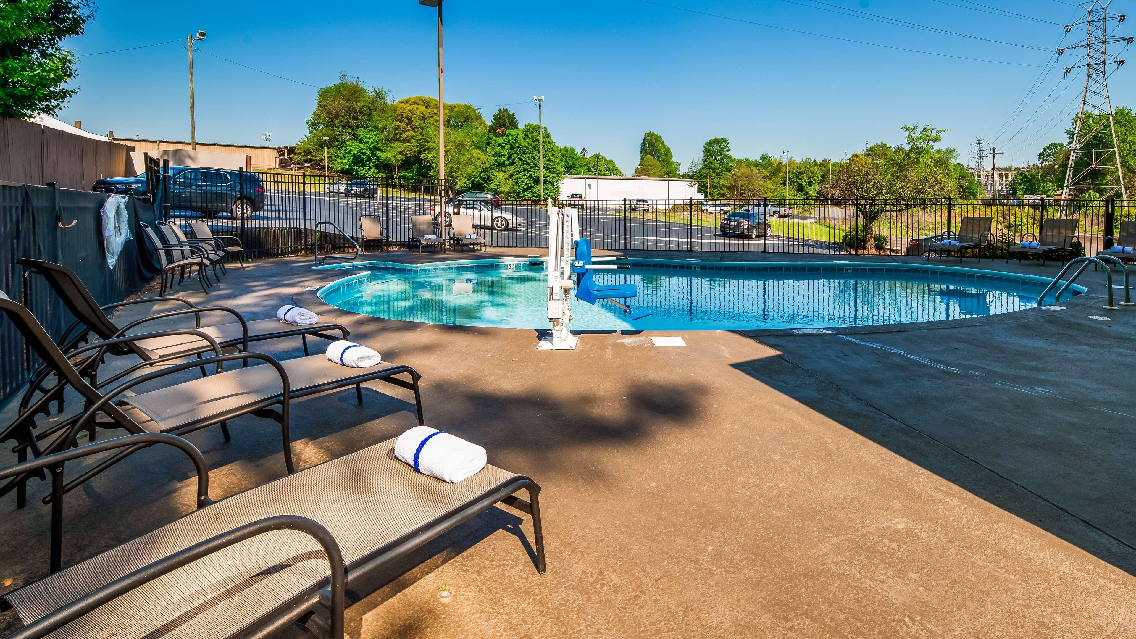 Best Western Plus Hanes Mall Winston-Salem Exterior photo