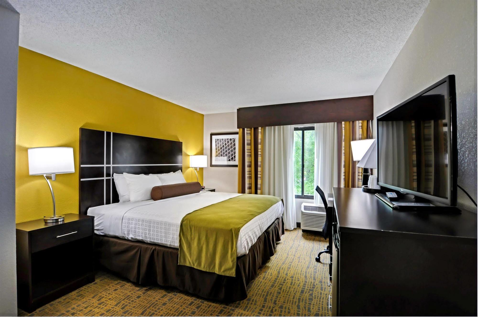 Best Western Plus Hanes Mall Winston-Salem Exterior photo