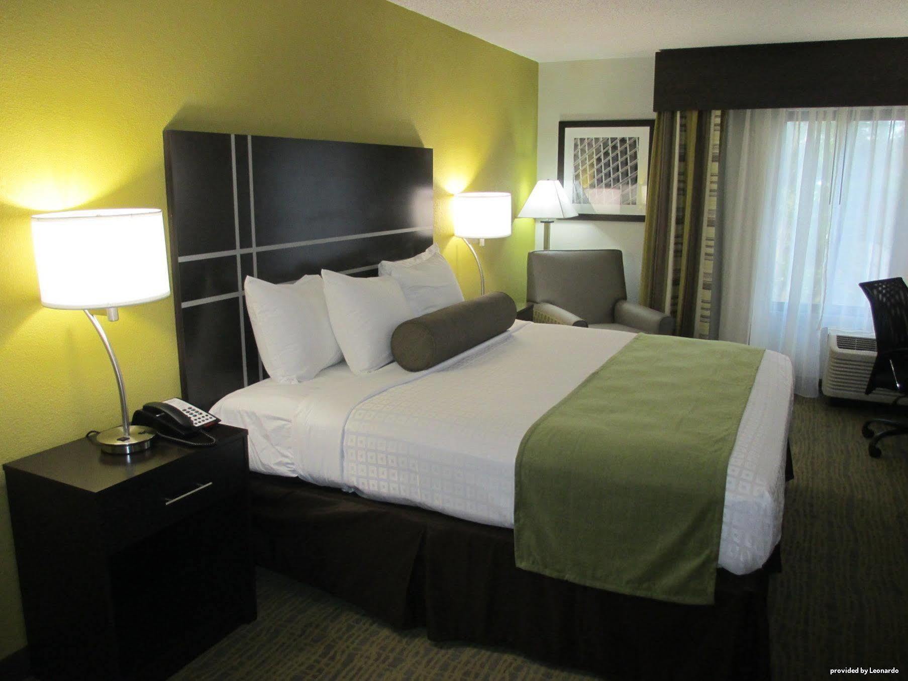 Best Western Plus Hanes Mall Winston-Salem Exterior photo